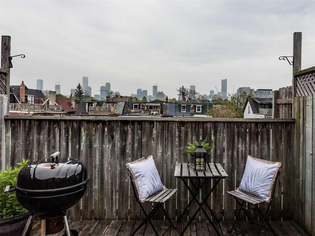 Upper - 345 Markham St, House semidetached with 3 bedrooms, 1 bathrooms and 1 parking in Toronto ON | Image 9