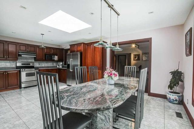 483 Fergo Ave, House semidetached with 4 bedrooms, 3 bathrooms and 6 parking in Mississauga ON | Image 6