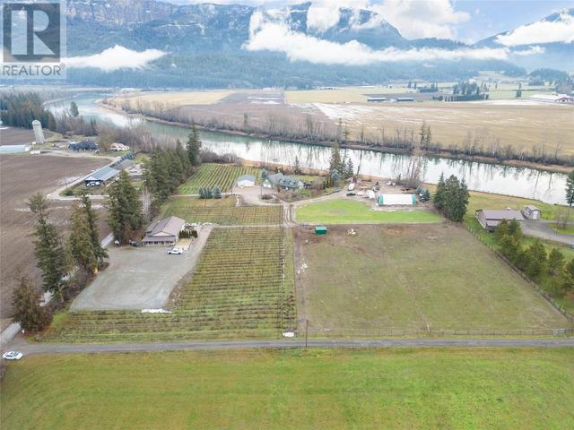 70 Waterside Road, Home with 5 bedrooms, 3 bathrooms and 20 parking in North Okanagan F BC | Image 1