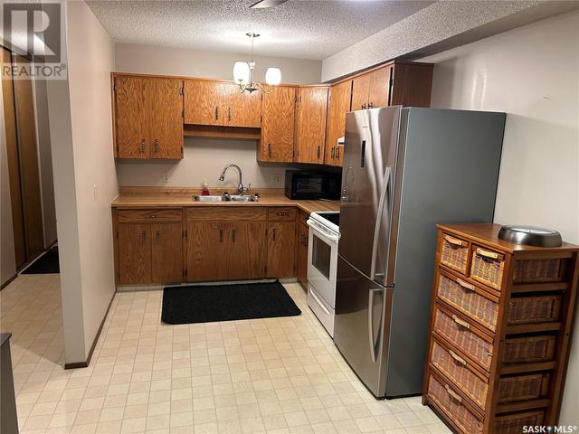 102 - 314 11th Street E, Condo with 2 bedrooms, 1 bathrooms and null parking in Prince Albert SK | Image 2