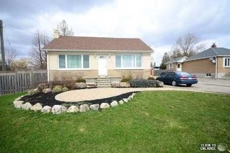 1300 Queen St W, House detached with 2 bedrooms, 2 bathrooms and 10 parking in Brampton ON | Image 1