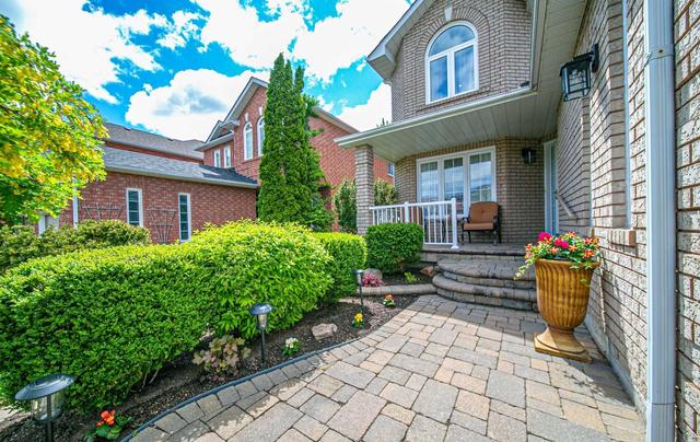 94 Parnell Cres, House detached with 4 bedrooms, 4 bathrooms and 5 parking in Whitby ON | Image 23