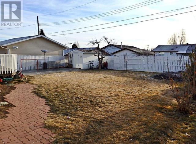 6007 51 Avenue, House detached with 5 bedrooms, 3 bathrooms and 2 parking in Vermilion AB | Image 3