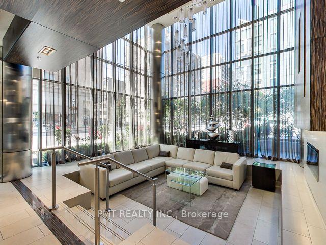 803 - 320 Richmond St E, Condo with 2 bedrooms, 2 bathrooms and 1 parking in Toronto ON | Image 8