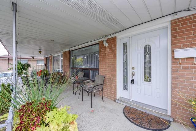 57 Lanyard Rd, House semidetached with 3 bedrooms, 2 bathrooms and 3 parking in Toronto ON | Image 12