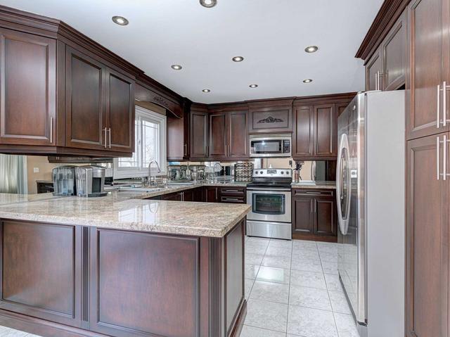 3 Mast Dr, House detached with 4 bedrooms, 4 bathrooms and 6 parking in Brampton ON | Image 6