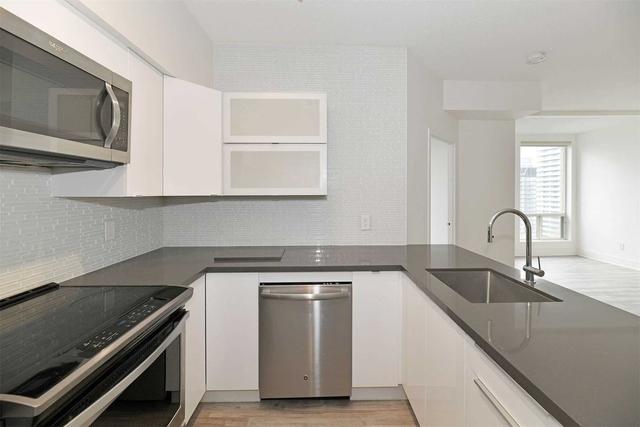 lph7 - 25 Grenville St, Condo with 1 bedrooms, 1 bathrooms and 1 parking in Toronto ON | Image 6