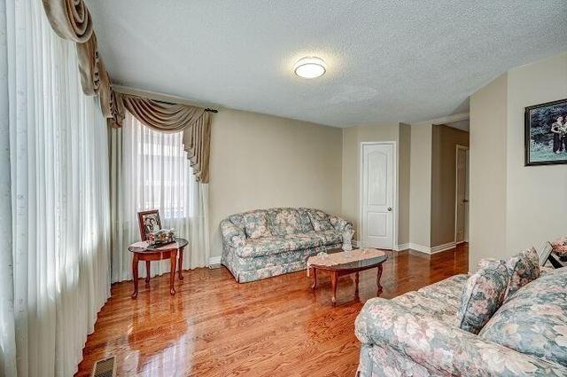 613 Caledonia Rd, House detached with 2 bedrooms, 2 bathrooms and 3 parking in Toronto ON | Image 26