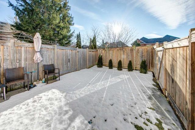 30 Oakins Lane, Townhouse with 3 bedrooms, 3 bathrooms and 2 parking in Ajax ON | Image 33