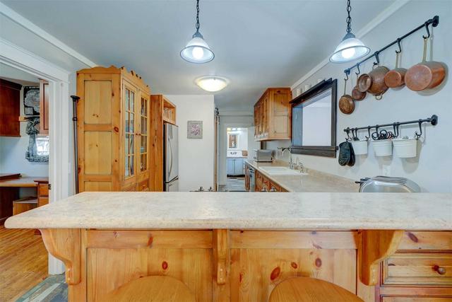 1043 Kitchener St, House detached with 3 bedrooms, 2 bathrooms and 4 parking in Muskoka Lakes ON | Image 5