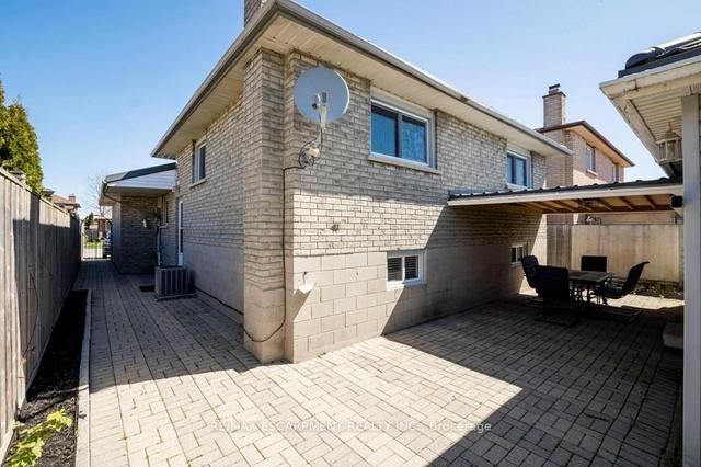 37 Skyview Dr, House detached with 3 bedrooms, 2 bathrooms and 3 parking in Hamilton ON | Image 30