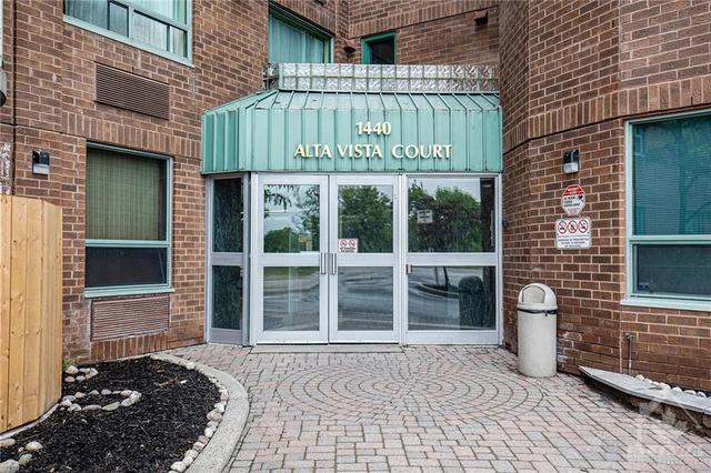 511 - 1440 Heron Road, Condo with 2 bedrooms, 2 bathrooms and 1 parking in Ottawa ON | Image 2
