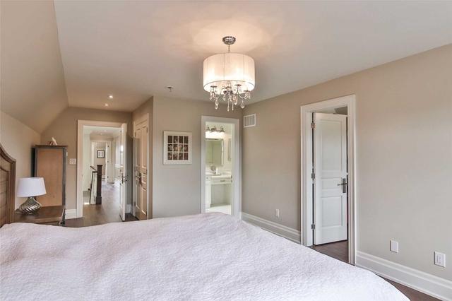 16b Chauncey Ave, House detached with 4 bedrooms, 4 bathrooms and 4 parking in Toronto ON | Image 8