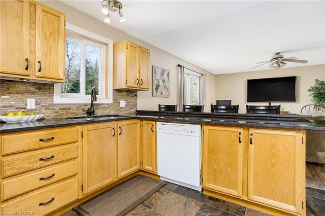 5821 Third Line, House detached with 5 bedrooms, 2 bathrooms and 9 parking in Erin ON | Image 6