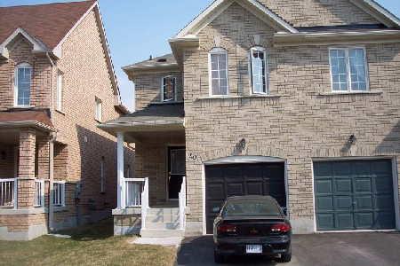 40 Cadillac Cres, House semidetached with 3 bedrooms, 3 bathrooms and 2 parking in Brampton ON | Image 1