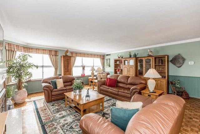 ph1 - 250 Davis Dr, Condo with 3 bedrooms, 2 bathrooms and 1 parking in Newmarket ON | Image 12