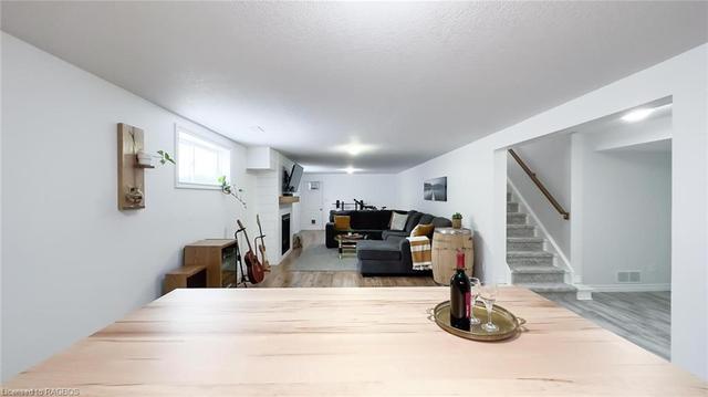 9519 Concession 6 N, House detached with 5 bedrooms, 2 bathrooms and null parking in Wellington North ON | Image 2