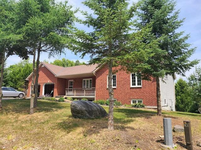 11 Ironwood Tr, House detached with 3 bedrooms, 3 bathrooms and 6 parking in Oro Medonte ON | Card Image