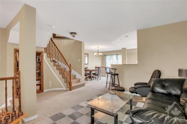 3 Kincardine Drive, Townhouse with 3 bedrooms, 2 bathrooms and 3 parking in Ottawa ON | Image 4