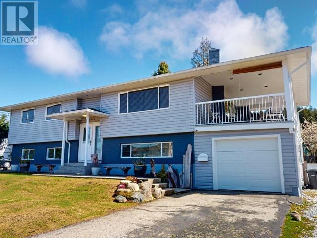 3824 Selkirk Ave, House detached with 5 bedrooms, 3 bathrooms and null parking in Powell River BC | Image 1