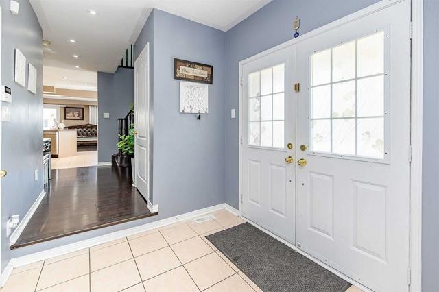 46 Beer Cres, House attached with 3 bedrooms, 3 bathrooms and 2 parking in Ajax ON | Image 37