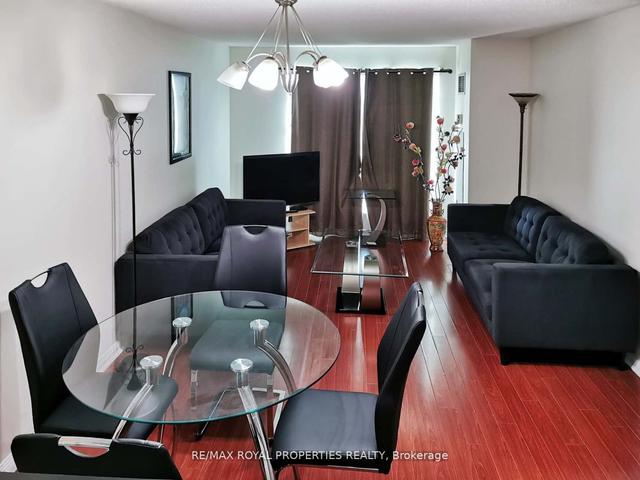 1002 - 11 Lee Centre Dr, Condo with 2 bedrooms, 2 bathrooms and 1 parking in Toronto ON | Image 14