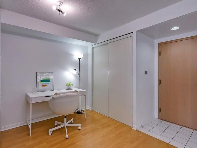 1618 - 88 Corporate Dr, Condo with 2 bedrooms, 1 bathrooms and 1 parking in Toronto ON | Image 6