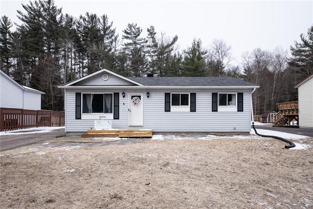 6 Bob Seguin Drive, House detached with 3 bedrooms, 2 bathrooms and 4 parking in Laurentian Hills ON | Image 1