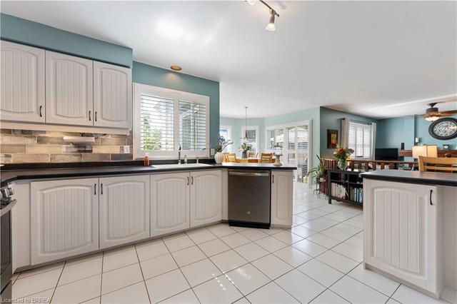 48 Muirhead Crescent, House detached with 4 bedrooms, 2 bathrooms and 4 parking in Brantford ON | Image 6