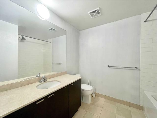 621 - 35 Hayden St, Condo with 1 bedrooms, 1 bathrooms and 1 parking in Toronto ON | Image 7
