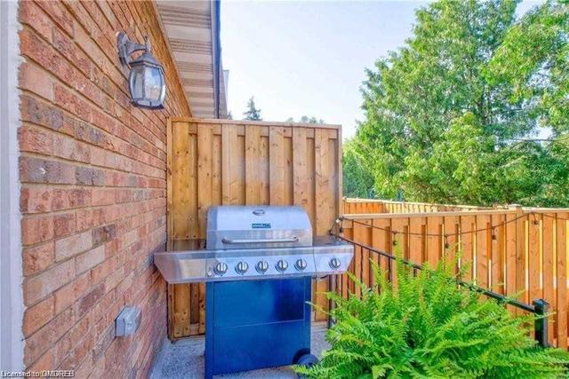 1520 Westminster Pl, Townhouse with 3 bedrooms, 2 bathrooms and 3 parking in Burlington ON | Image 20
