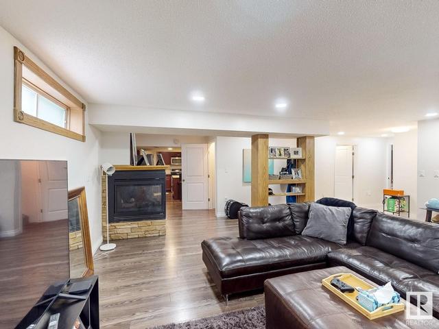 18 Kingsborough Co, House detached with 5 bedrooms, 3 bathrooms and 5 parking in St. Albert AB | Image 31