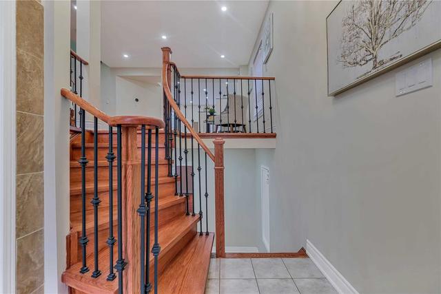 12 Moorefield Dr N, House semidetached with 3 bedrooms, 3 bathrooms and 2 parking in Toronto ON | Image 18