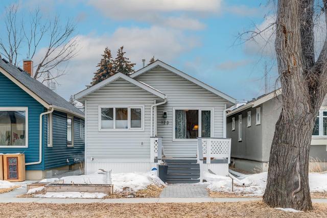 123 11 Avenue Ne, House detached with 3 bedrooms, 1 bathrooms and 2 parking in Calgary AB | Image 1