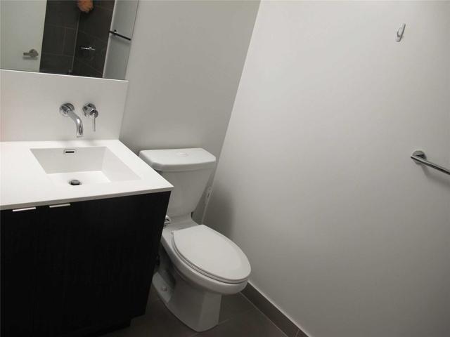 2405 - 100 Harbour St, Condo with 1 bedrooms, 1 bathrooms and 0 parking in Toronto ON | Image 10
