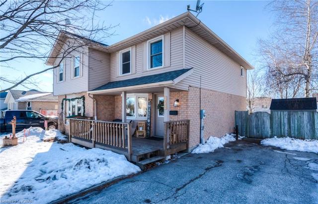 792 Elgin Street N, House semidetached with 3 bedrooms, 1 bathrooms and null parking in Cambridge ON | Image 3