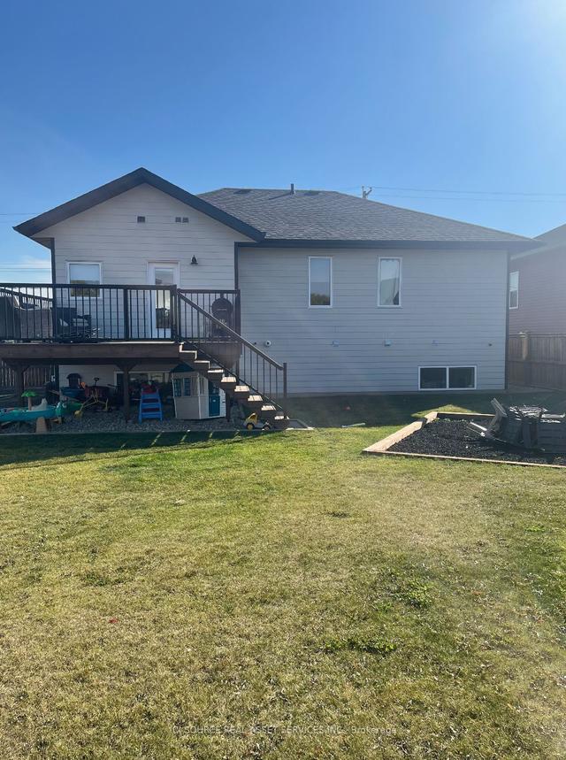 4838 Elevator Rd, House attached with 3 bedrooms, 3 bathrooms and 4 parking in Fort St. John BC | Image 13
