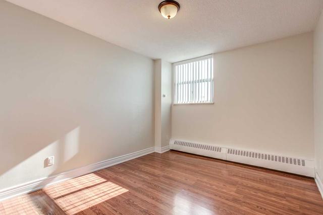 1601 - 5 Parkway Forest Dr, Condo with 3 bedrooms, 2 bathrooms and 1 parking in Toronto ON | Image 11