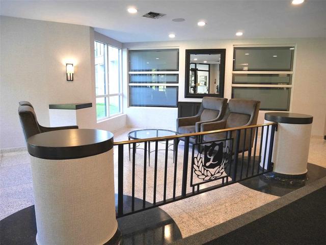 913 - 12 Laurelcrest St, Condo with 2 bedrooms, 2 bathrooms and 1 parking in Brampton ON | Image 10