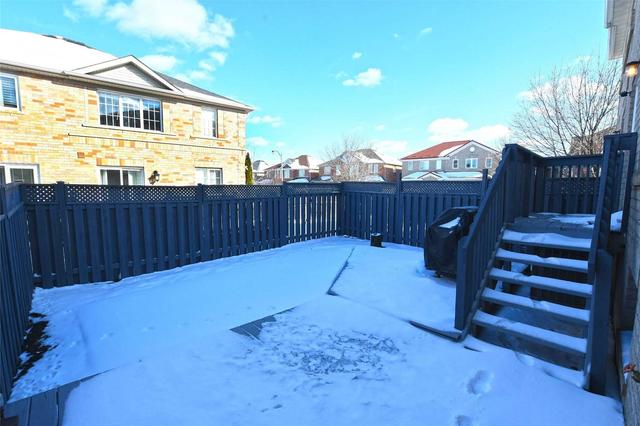 27 Farthingale Cres, House semidetached with 4 bedrooms, 3 bathrooms and 3 parking in Brampton ON | Image 33