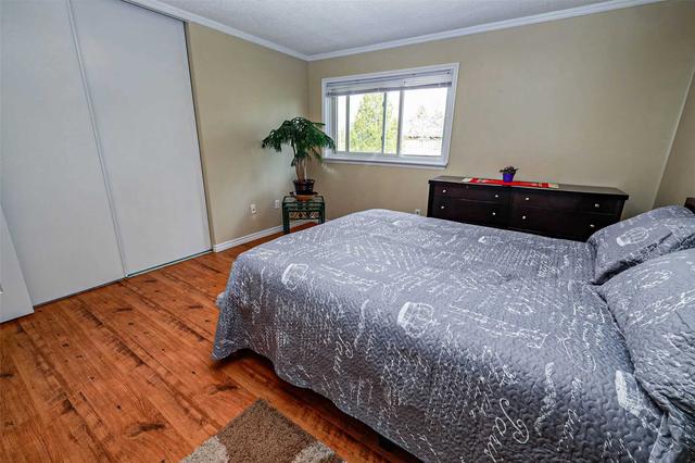 39 Lawndale Cres, House semidetached with 4 bedrooms, 3 bathrooms and 7 parking in Brampton ON | Image 11