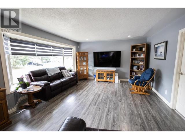 3648 Balsam Avenue, House detached with 4 bedrooms, 3 bathrooms and null parking in Kitimat Stikine E BC | Image 10