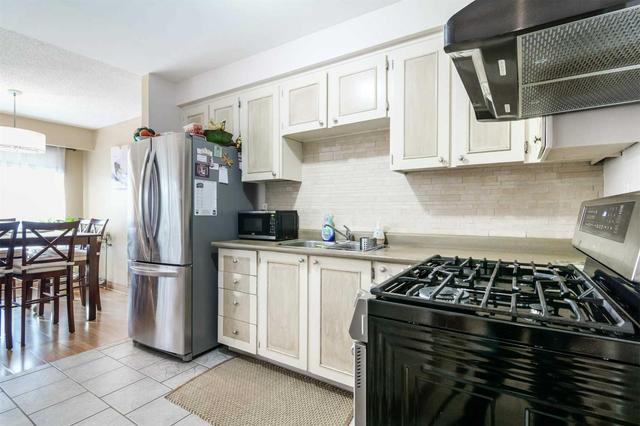 43 Baronwood Crt, Townhouse with 3 bedrooms, 2 bathrooms and 1 parking in Brampton ON | Image 8