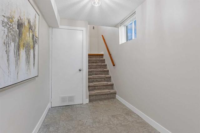 2322 Malcolm Cres, House detached with 3 bedrooms, 2 bathrooms and 3 parking in Burlington ON | Image 11