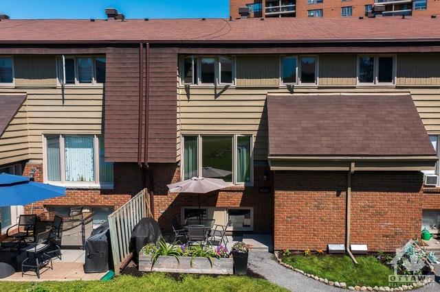 14 - 2610 Draper Avenue, Townhouse with 3 bedrooms, 2 bathrooms and 1 parking in Ottawa ON | Image 2