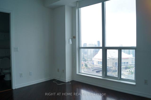 3502 - 8 York St, Condo with 2 bedrooms, 2 bathrooms and 1 parking in Toronto ON | Image 5