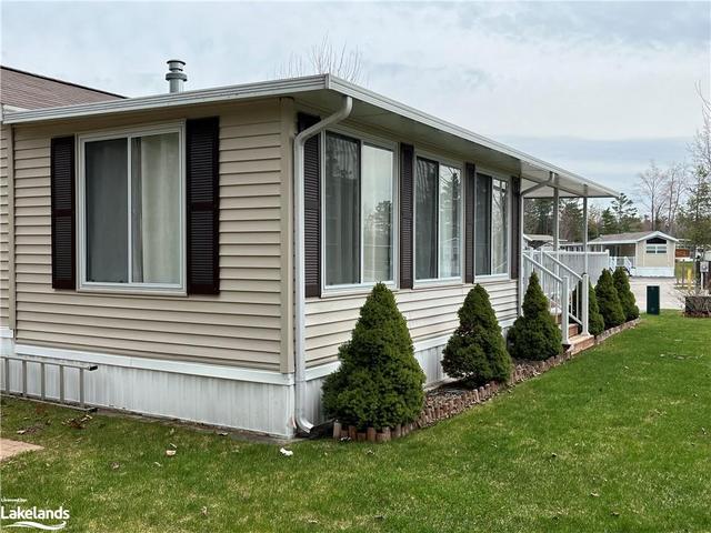 125 Madawaska Trail, House detached with 2 bedrooms, 1 bathrooms and 2 parking in Wasaga Beach ON | Image 21