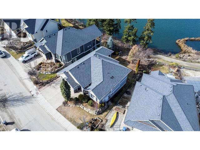 1126 Long Ridge Drive, House detached with 4 bedrooms, 3 bathrooms and 4 parking in Kelowna BC | Image 2