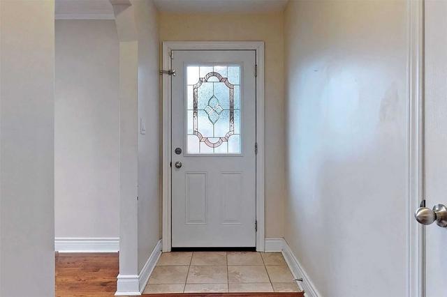 main - 18 Scranton Rd, House detached with 3 bedrooms, 2 bathrooms and 2 parking in Toronto ON | Image 23