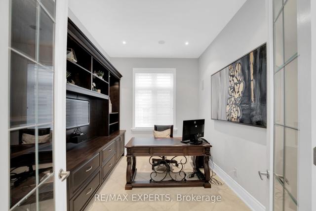 128 Orleans Circ, House detached with 4 bedrooms, 5 bathrooms and 10 parking in Vaughan ON | Image 7